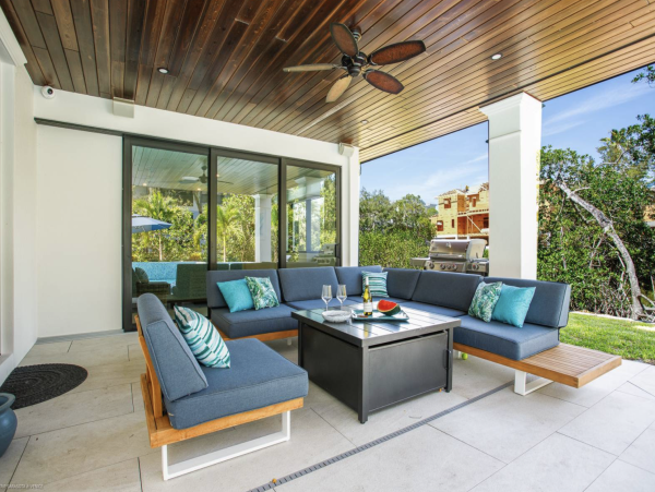 Luxurious Vacation Pool Home in Siesta Key 5 min walk to beach